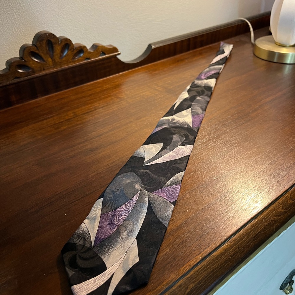 Abstract Black and Purple Tie